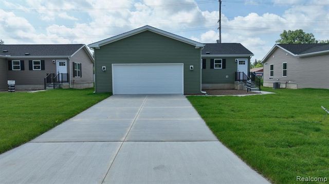 4426 Maple Leaf Trail, Flint, MI 48506