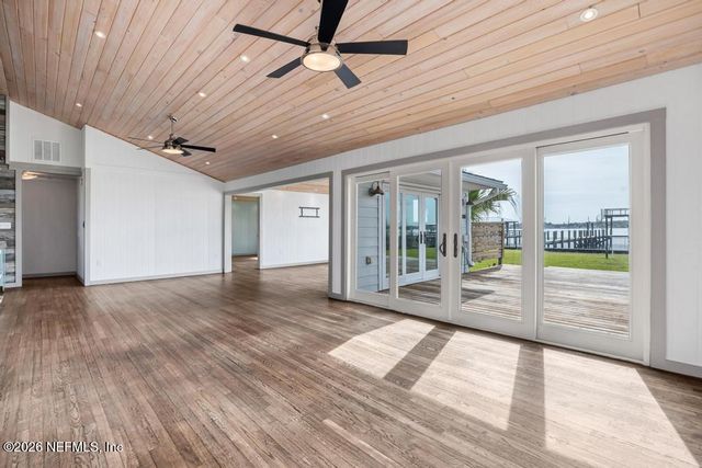 9388 HECKSCHER Drive, Jacksonville, FL 32226