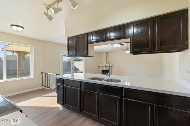4043 W SWEETWATER Avenue, Phoenix, AZ 85029
