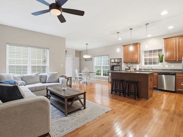 0N422 TAYLOR Drive, Geneva, IL 60134