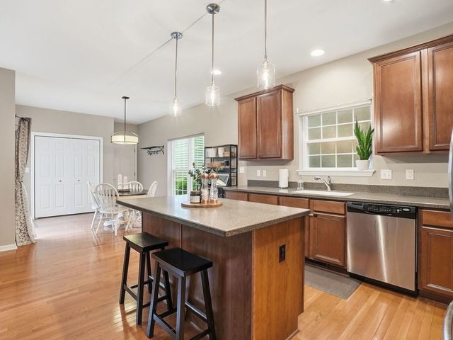 0N422 TAYLOR Drive, Geneva, IL 60134