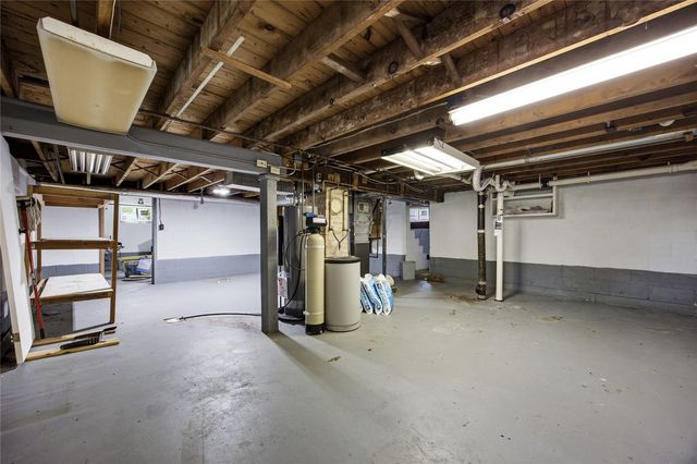 1070 27th Street, Marion, IA 50302
