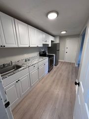 20 Hysil Avenue 11, Chelsea, MA 02150