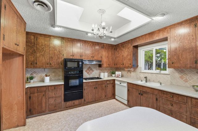 6433 Bose Lane, San Jose, CA 95120