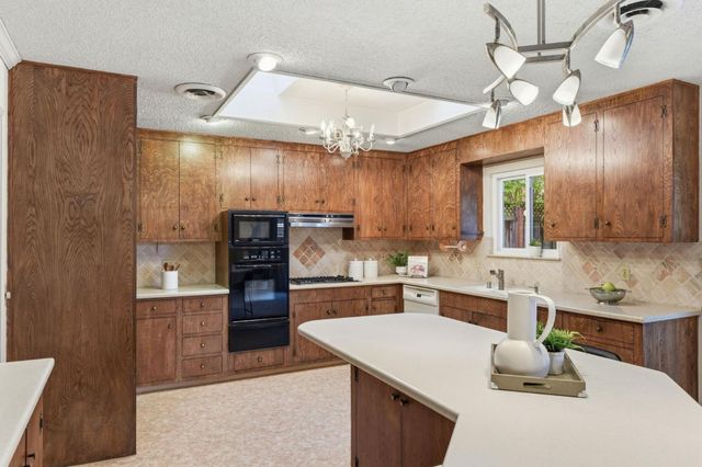 6433 Bose Lane, San Jose, CA 95120