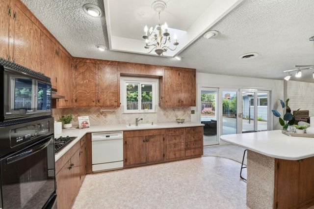 6433 Bose Lane, San Jose, CA 95120