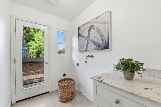 6433 Bose Lane, San Jose, CA 95120