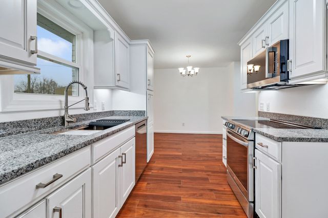 3072 Genesis Rd, Crossville, TN 38571