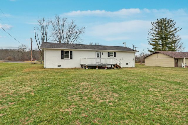 3072 Genesis Rd, Crossville, TN 38571