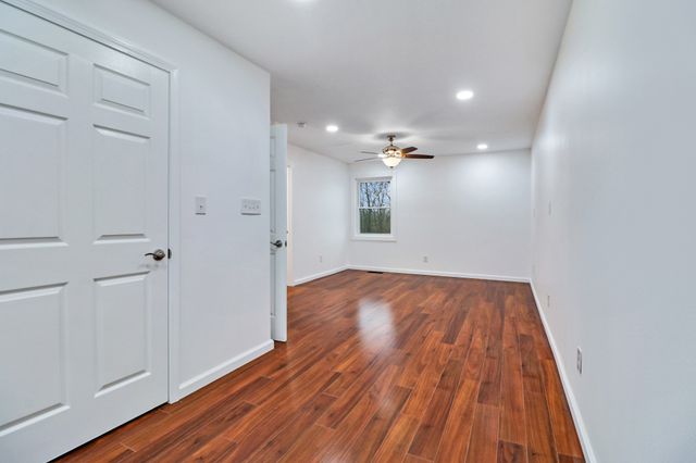 3072 Genesis Rd, Crossville, TN 38571