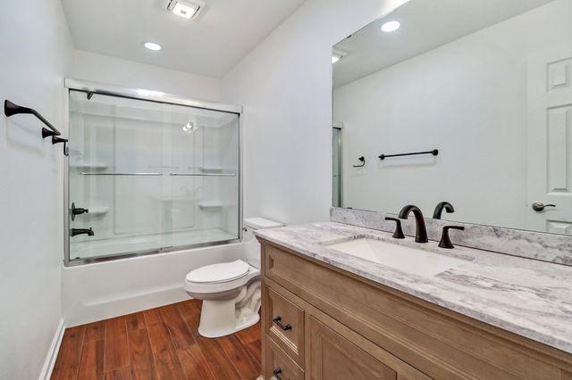 3072 Genesis Rd, Crossville, TN 38571