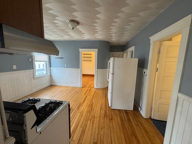 156 Fairmont Ave 2, Worcester, MA 01604