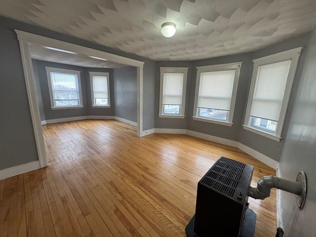 156 Fairmont Ave 2, Worcester, MA 01604