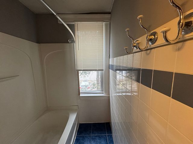 156 Fairmont Ave 2, Worcester, MA 01604