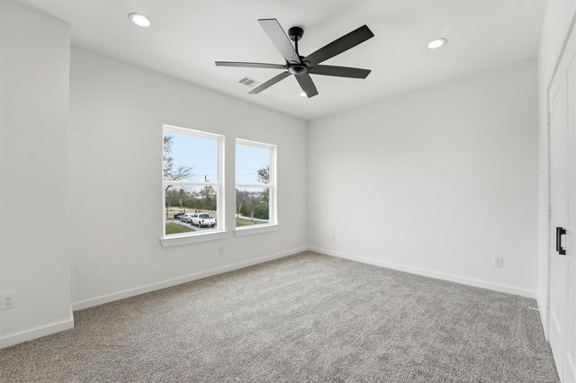 524 N 4th Street, La Porte, TX 77571