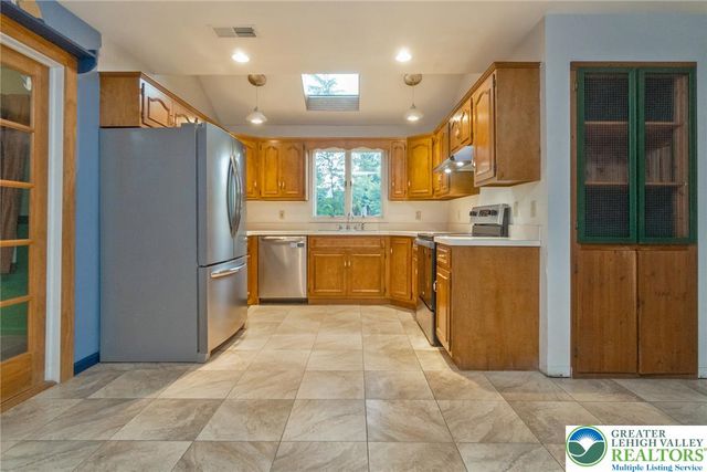 3824 E View Drive, North Whitehall Twp, PA 18069