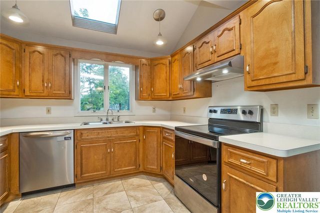 3824 E View Drive, North Whitehall Twp, PA 18069