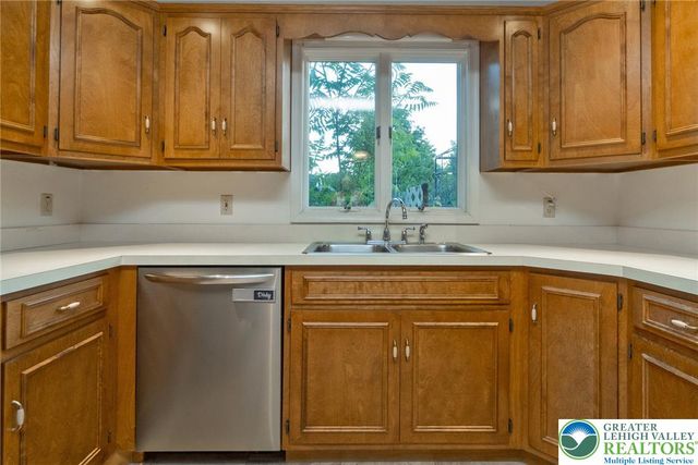 3824 E View Drive, North Whitehall Twp, PA 18069