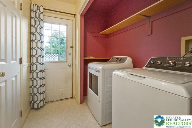 3824 E View Drive, North Whitehall Twp, PA 18069