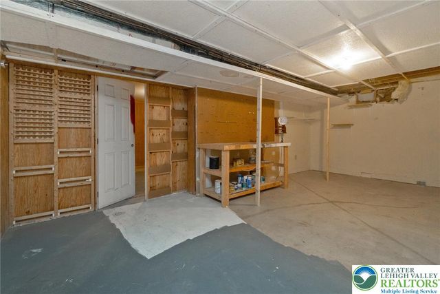 3824 E View Drive, North Whitehall Twp, PA 18069