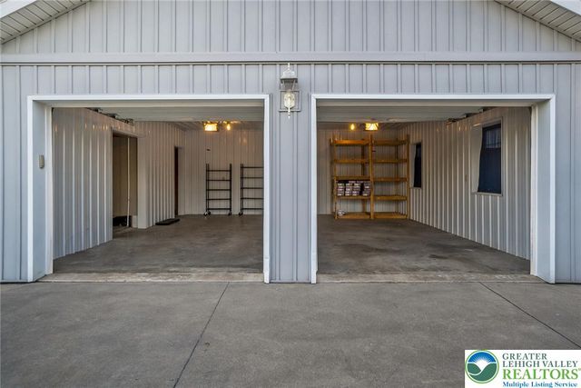 3824 E View Drive, North Whitehall Twp, PA 18069