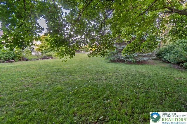 3824 E View Drive, North Whitehall Twp, PA 18069