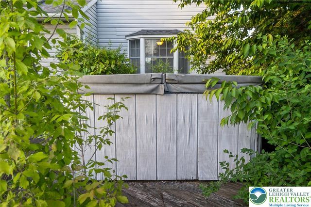3824 E View Drive, North Whitehall Twp, PA 18069