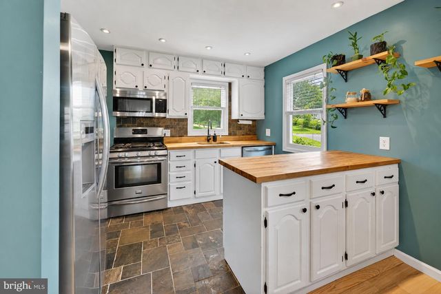 148 EVERGREEN ST, Mount Holly, NJ 08060
