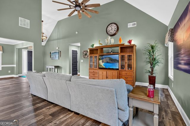 225 Cole Forest Boulevard, Barnesville, GA 30204