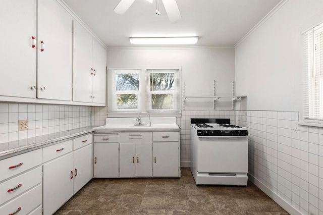 1003 Fourth St, Colusa, CA 95932