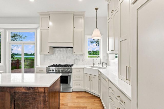 315 William Lake Shore Drive, Waconia, MN 55387