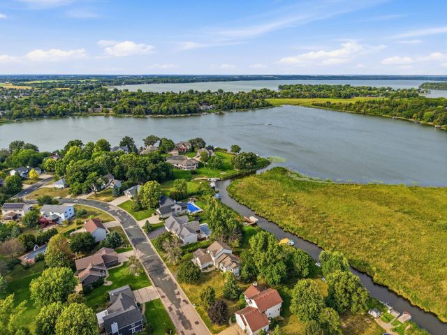 315 William Lake Shore Drive, Waconia, MN 55387