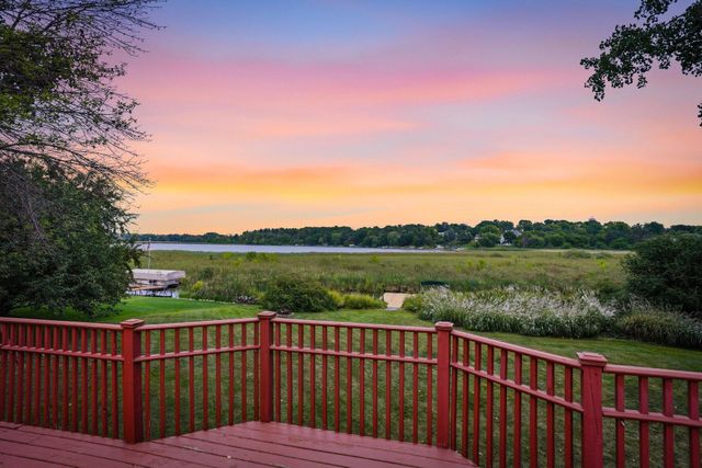 315 William Lake Shore Drive, Waconia, MN 55387