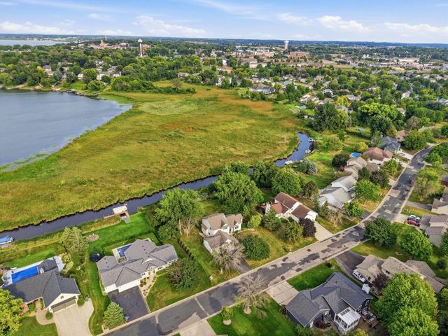 315 William Lake Shore Drive, Waconia, MN 55387