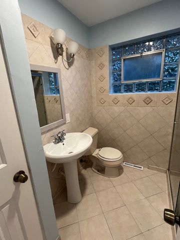 16W318 95th Place, Burr Ridge, IL 60527