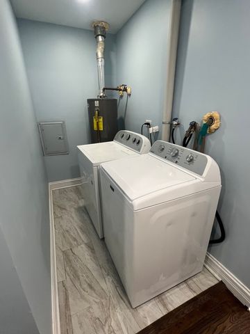 16W318 95th Place, Burr Ridge, IL 60527