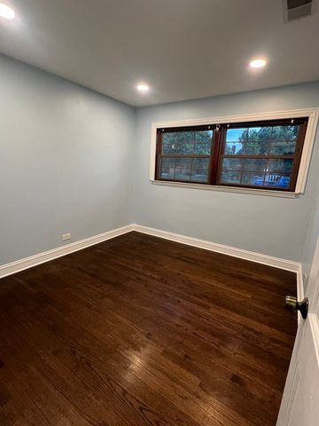 16W318 95th Place, Burr Ridge, IL 60527