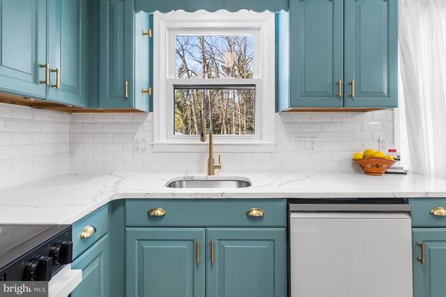 6 ALDEE LN, Wilmington, DE 19809