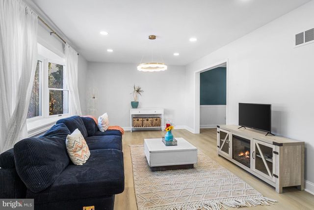 6 ALDEE LN, Wilmington, DE 19809