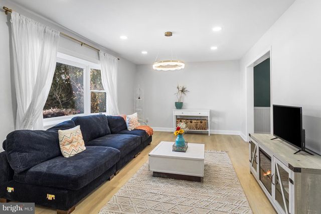 6 ALDEE LN, Wilmington, DE 19809