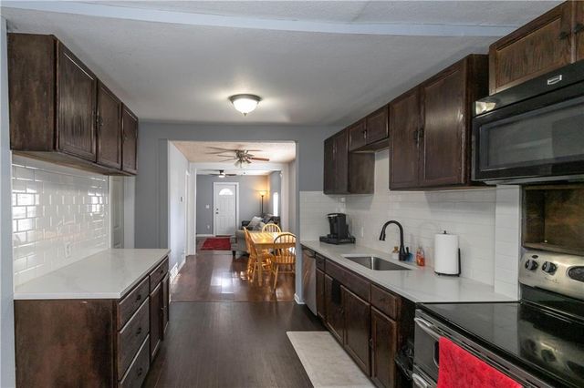 152 Cornell Avenue, Bonner Springs, KS 66012