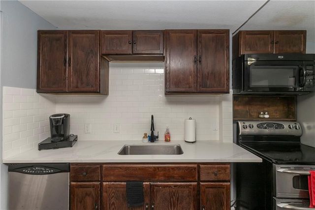 152 Cornell Avenue, Bonner Springs, KS 66012