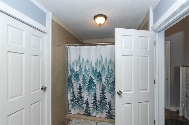 152 Cornell Avenue, Bonner Springs, KS 66012