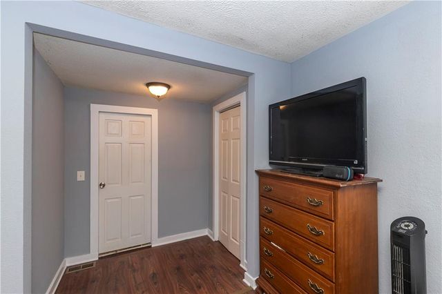 152 Cornell Avenue, Bonner Springs, KS 66012