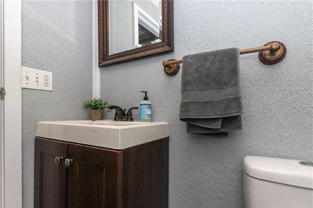 152 Cornell Avenue, Bonner Springs, KS 66012