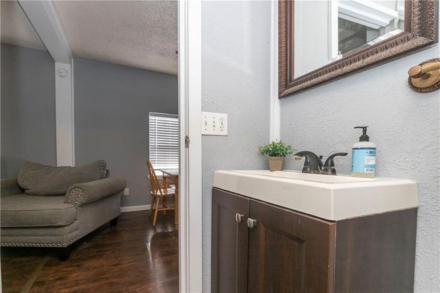 152 Cornell Avenue, Bonner Springs, KS 66012