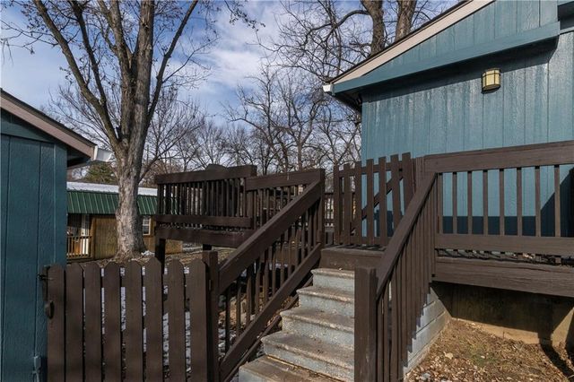 152 Cornell Avenue, Bonner Springs, KS 66012