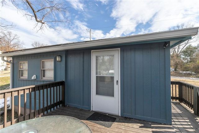 152 Cornell Avenue, Bonner Springs, KS 66012