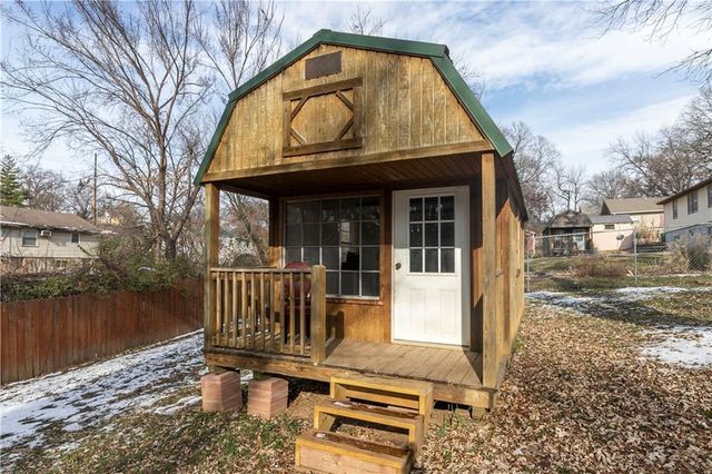 152 Cornell Avenue, Bonner Springs, KS 66012