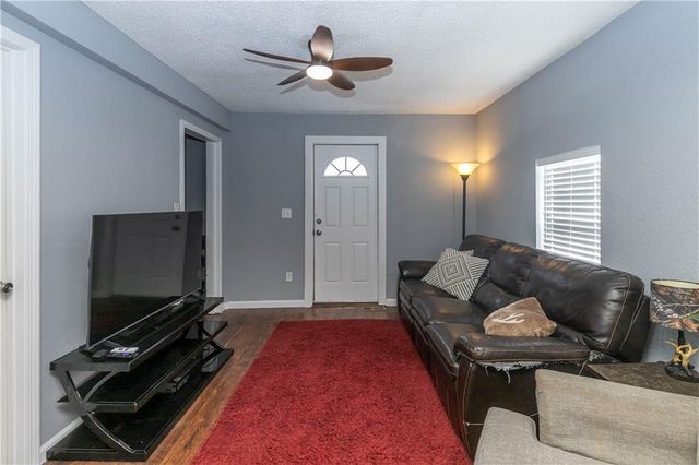 152 Cornell Avenue, Bonner Springs, KS 66012